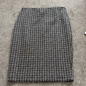 Express Tweed Pencil Skirt Size M Black White Textured Career Lined